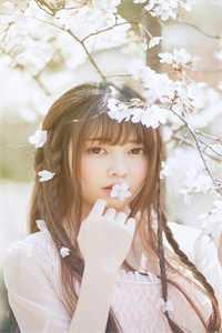 主人公叫秦羽和方凌清的