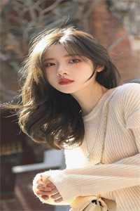 女主名为柳依依的