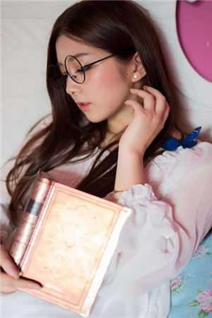 贡裕言莘紫彩