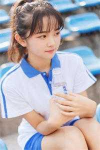 玉佩沈君如